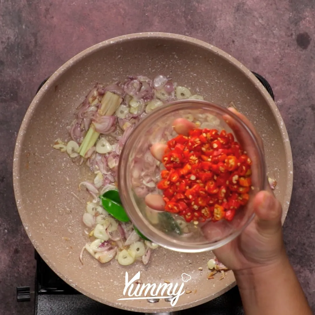 Step 2 Ayam Suwir Sambel Kemangi