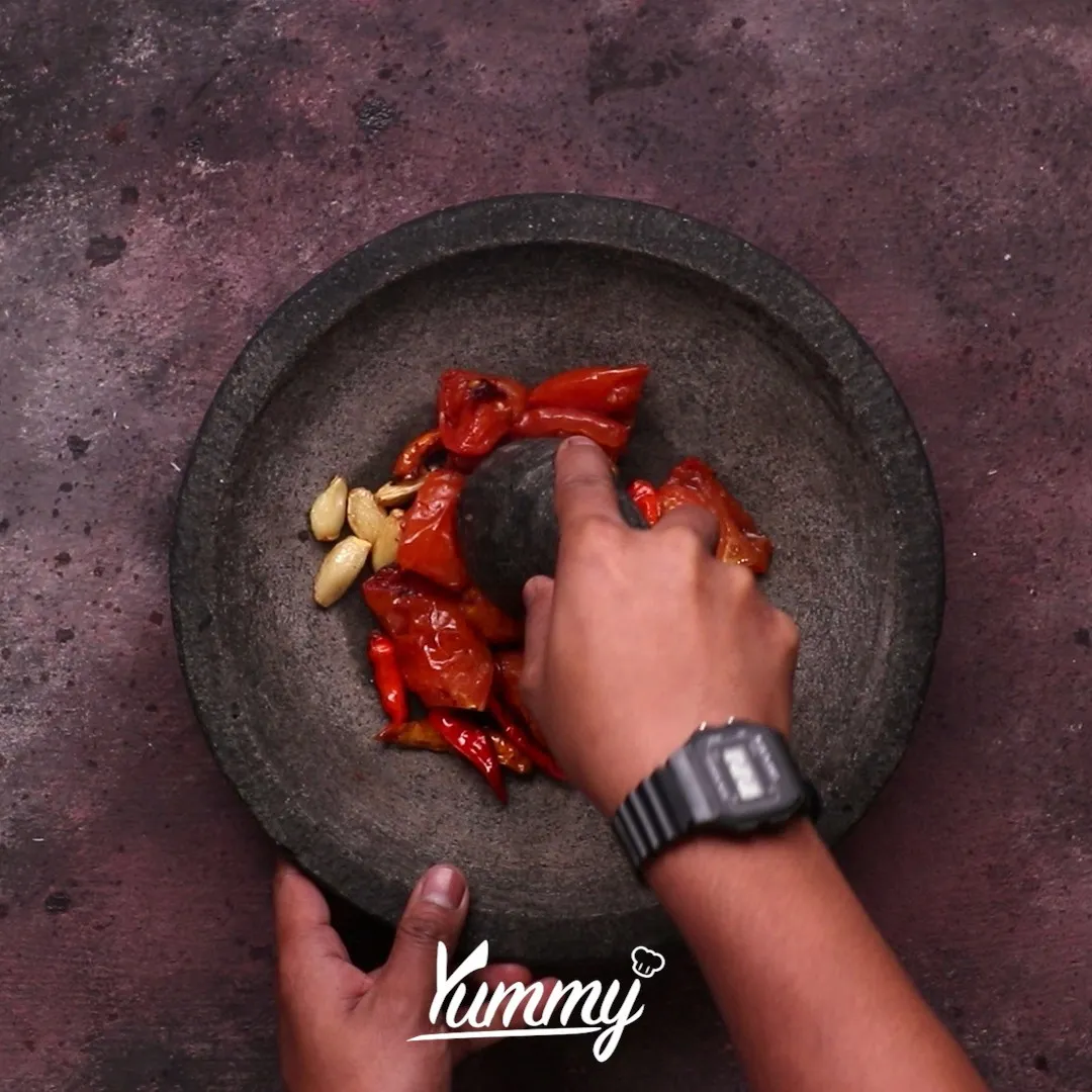 Step 2 Mie Sambal Mozzarella
