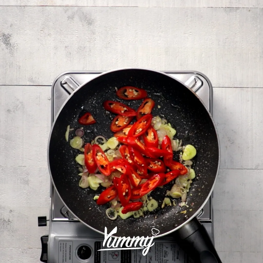 Step 2 Tumis Jamur Kancing