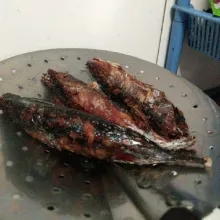Angkat pindang yang sudah matang lalu tiriskan.