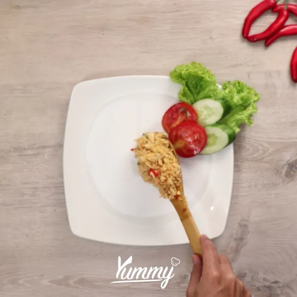 Sajikan dengan bahan pelengkap.