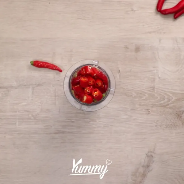 Haluskan semua bumbu halus dengan blender. Kemudian sisihkan.