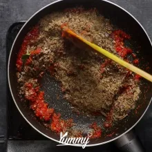 Sambal Roa Ria Masukkan ikan roa, aduk hingga merata. Masak hingga minyak-minyak ...