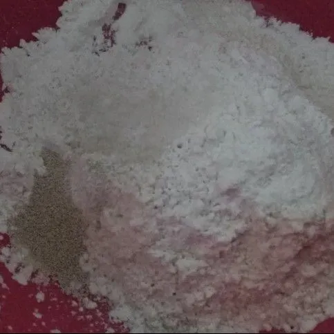 Campur semua bahan kering serabi.