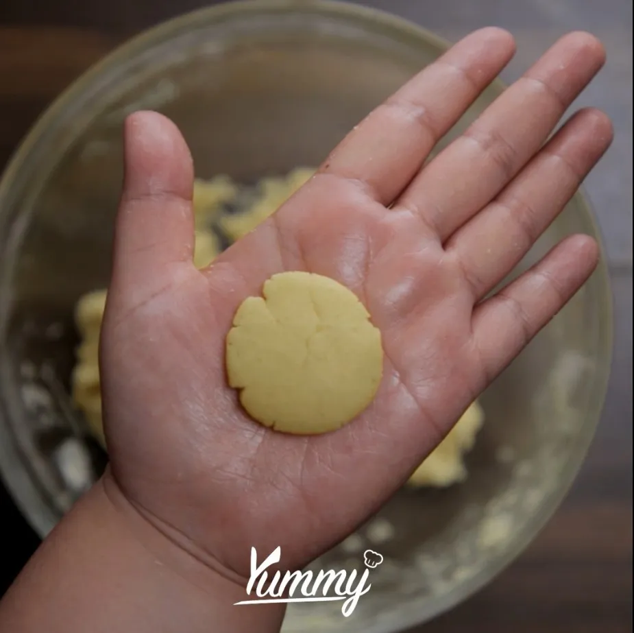 Step 4 Kue Kering Almond