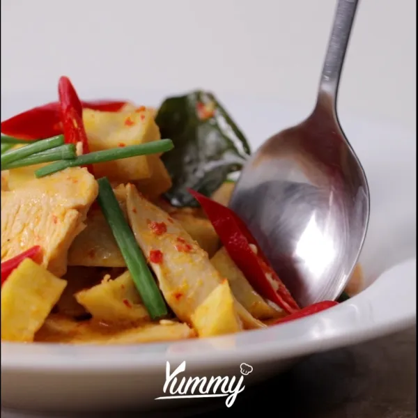 Masukkan kentang, aduk rata, sajikan.
