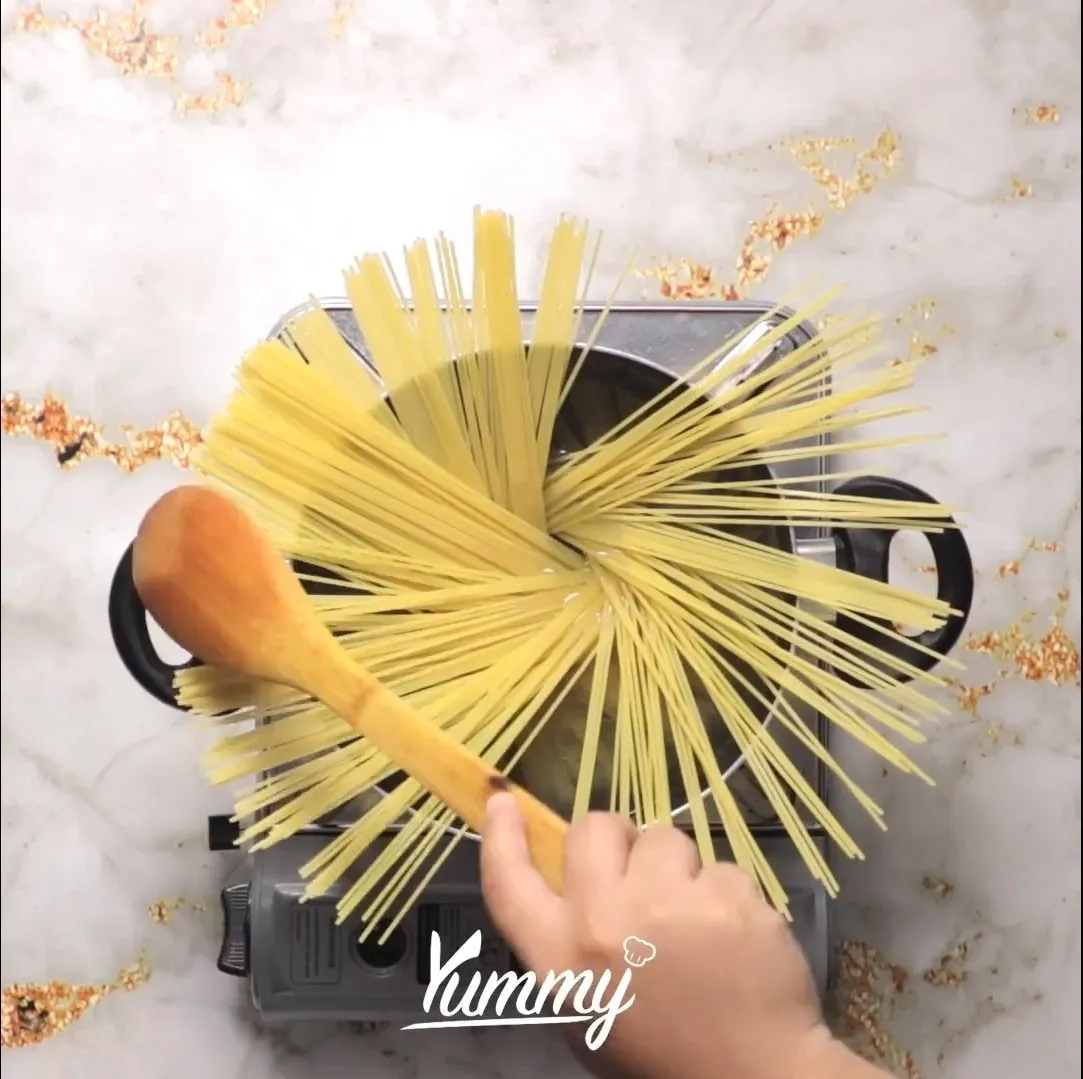 Step 1 Sausage and Ham Pasta
