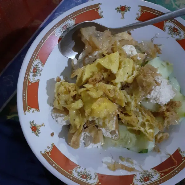 Goreng telur dan sajikan.