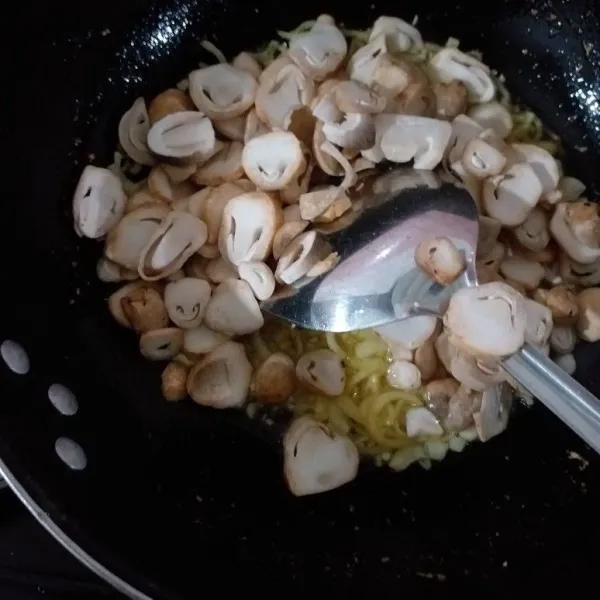 masukan jamur aduk aduk