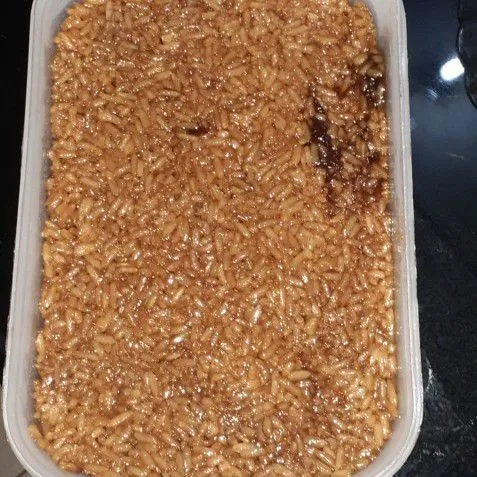 Masukkan ke dalam loyang cetakkan, tunggu hingga wajik dingin.