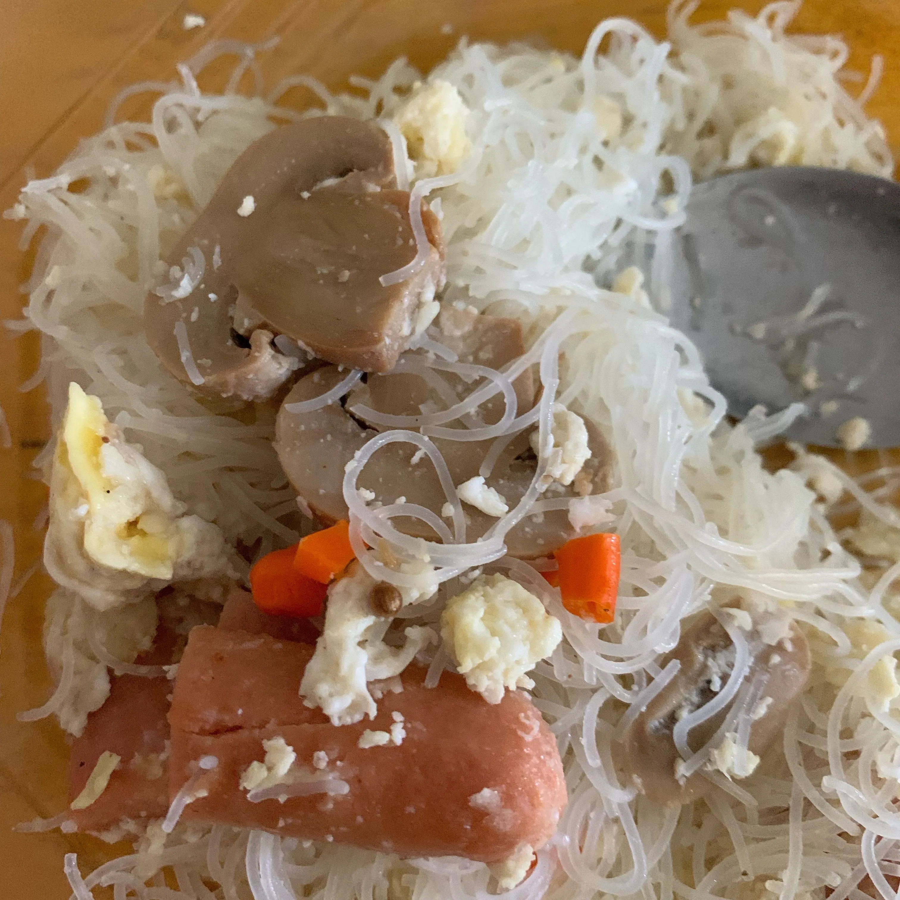 Tumis Bihun Sosis Dan Jamur