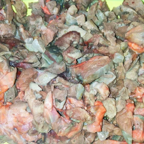 Rebus paru hingga setengah matang kemudian potong sesuai selera. Sisihkan.