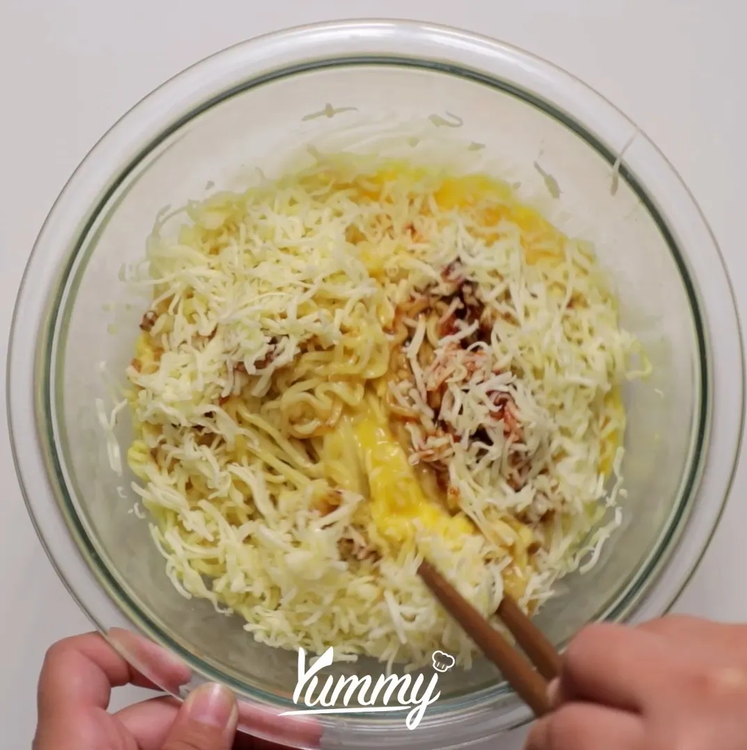 Step 3 Lumpia Indomie