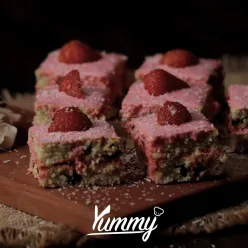 Cake Strawberry Kelapa