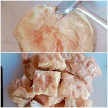 Goreng telur dengan sedikit minyak hingga matang kecoklatan, kemudian potong-potong telur ukuran 3x3 cm, sisihkan.