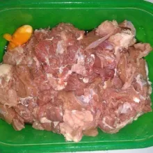 Iris tipis / kecil daging sapi.