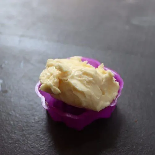 Beri topping sesuai selera.