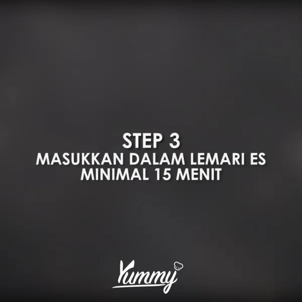 Masukkan kitkat pada lemari es minimal 15 menit hingga firm.