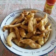Otak-otak siap disantap, lebih nikmat dengan saos sambal.
