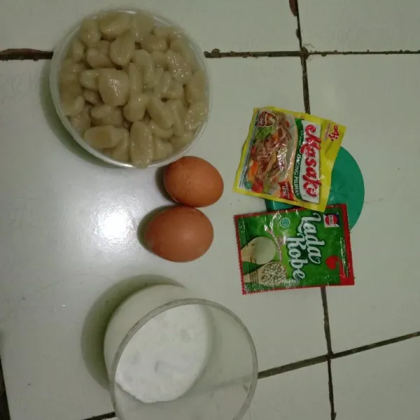 Siapkan semua bahannya.