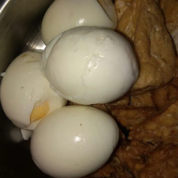 Proses memasak semur tahu tempe telur kecap tanpa santan