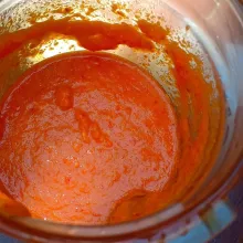 Blender halus bawang merah, bawang putih, cabe merah, lengkuas, kunyit, dan jahe.