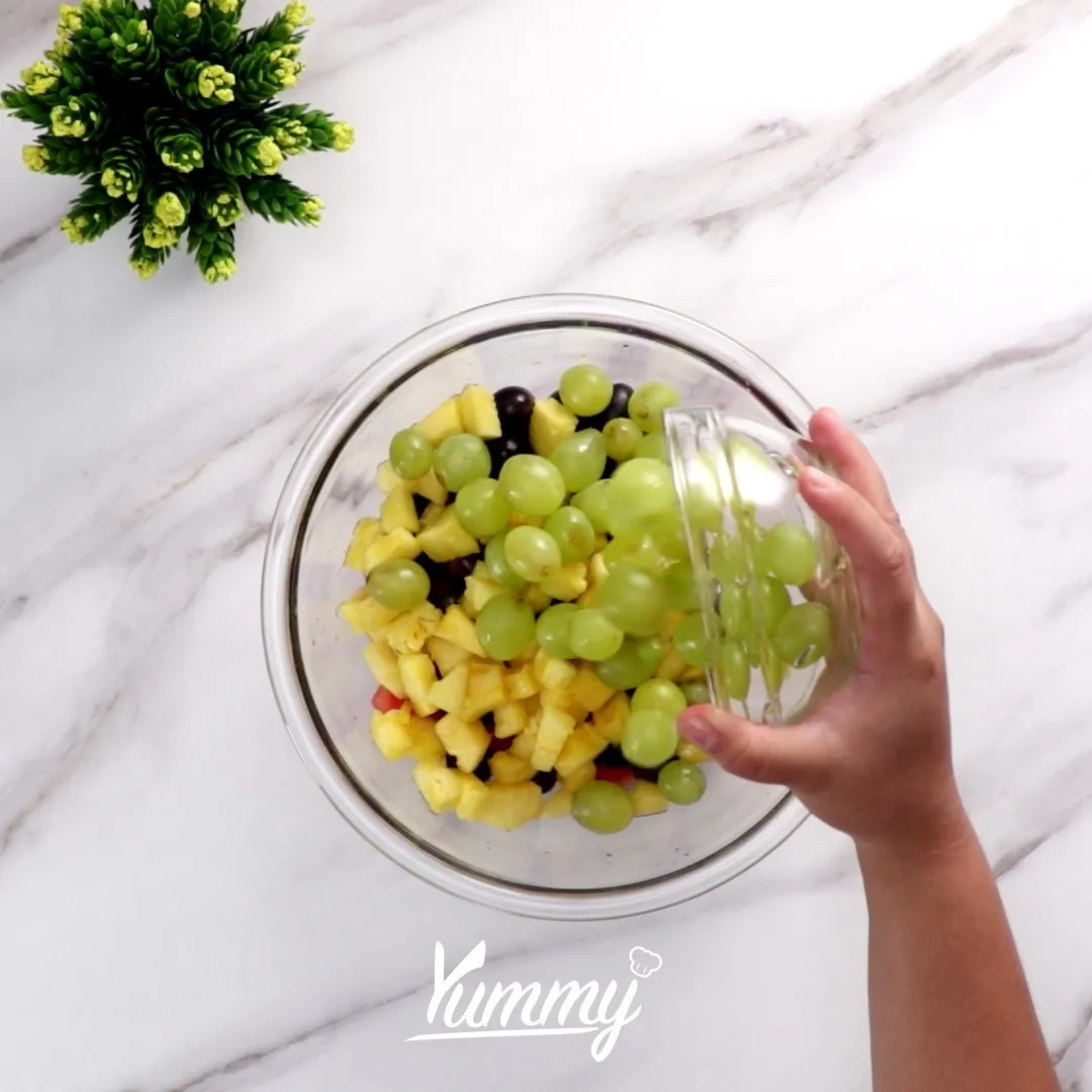 Step 2 Salad Buah Yoghurt