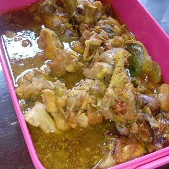 Ayam Bumbu Kuning Tanpa Santan