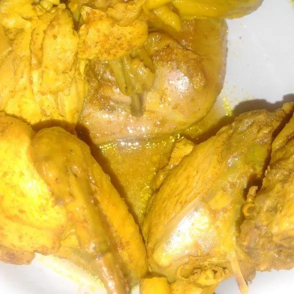 Angkat ayam tiriskan.