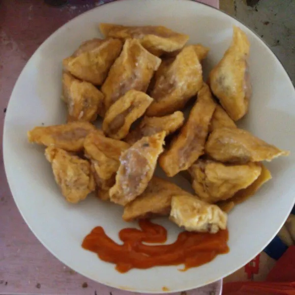 Sajikan bersama saus sambal