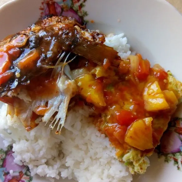 Bila suka sajikan dengan saos sambal😊