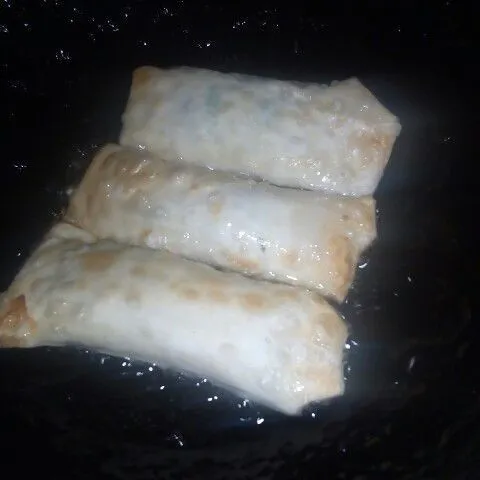 Goreng dengan api sedang sampai matang.