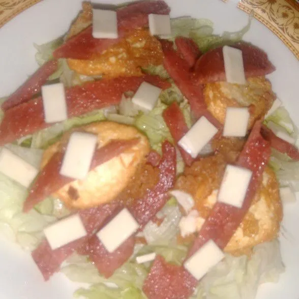 Masukkan juga potongan smoke beef, keju, dan tofu.