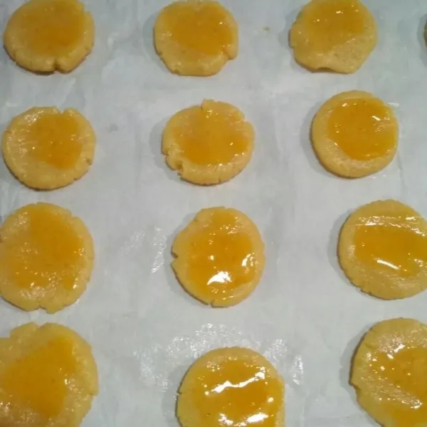 Olesan dengan bahan olesan.