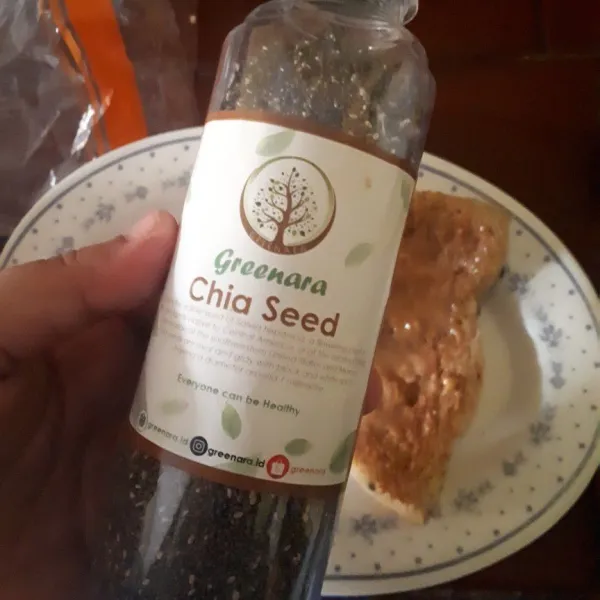 Taburi dengan chia seed. Angkat dan sajikan setelah matang.