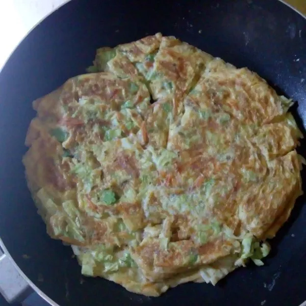 Goreng sampai matang dengan api kecil.