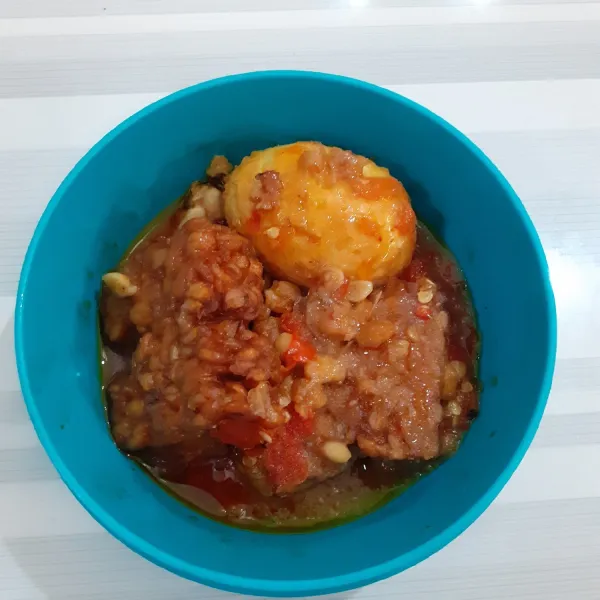 Angkat dan sajikan dalam sebuah tepak makan sebagai bekal.