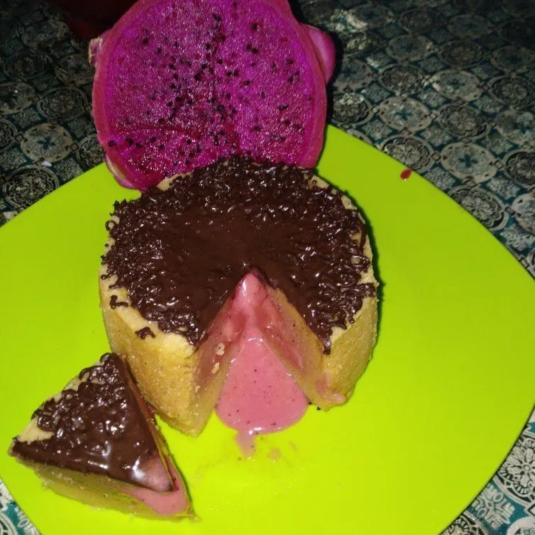 Lava Cake Buah Naga #RabuEkstraPoin