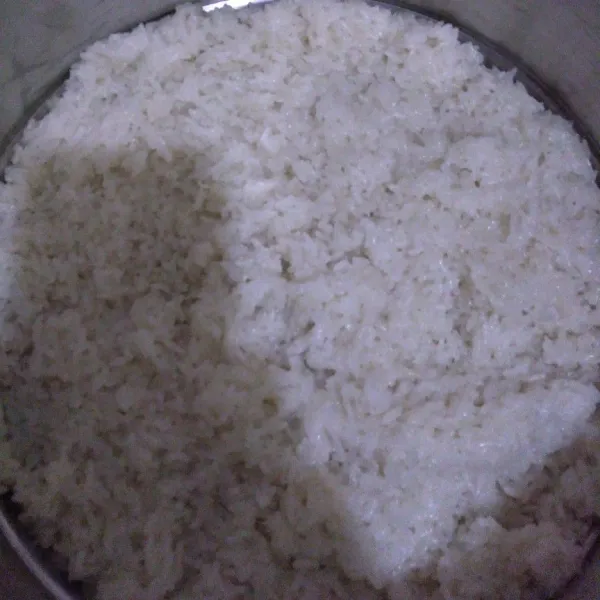 Kukus beras ketan tersebut selama 20 menit.