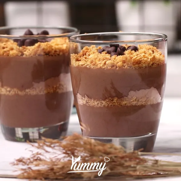 Masukkan ke dalam lemari pendingin selama minimal 1 jam. Puding Vla Milo siap disajikan.