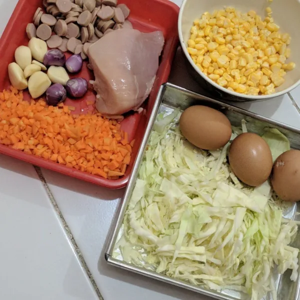 potong-potong bahan yang tadi seperti ini.