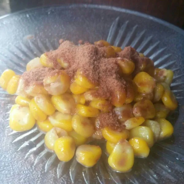 Pindahkan ke piring saji, tambahkan toping milo. Siap disajikan.