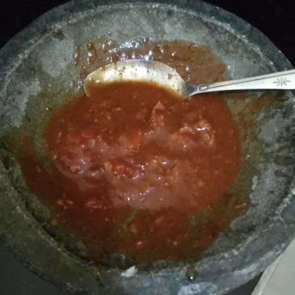 Ini bentuk saus gochujang sesudahnya.