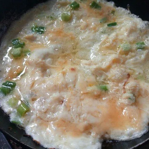 Goreng telur dadar lalu sisihkan.