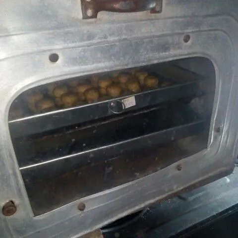 Oven adonan sampai matang lalu sajikan.