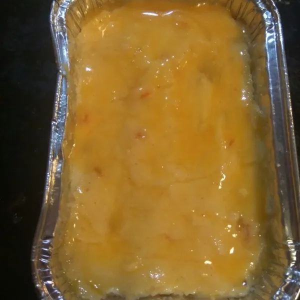 Tata secukupnya kentang di wadah, bentuk alasnya hingga kentang menutupi bagian dinding. Beri isian lalu tutup kembali dengan adonan kentang, olesi bagian atas dengan kocokan telur. Panggang pada suhu 170°C hingga matang.