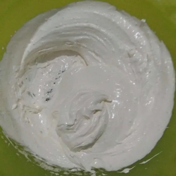 Mixer hingga mengembang dan kental.