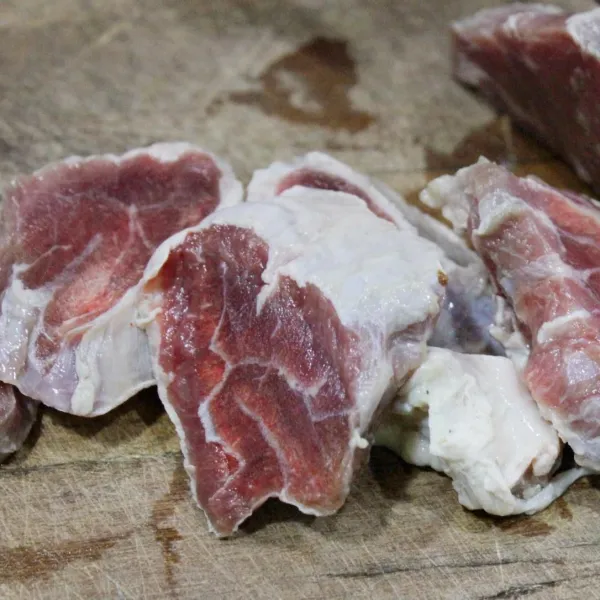 Potong daging kemudian presto, sisihkan.