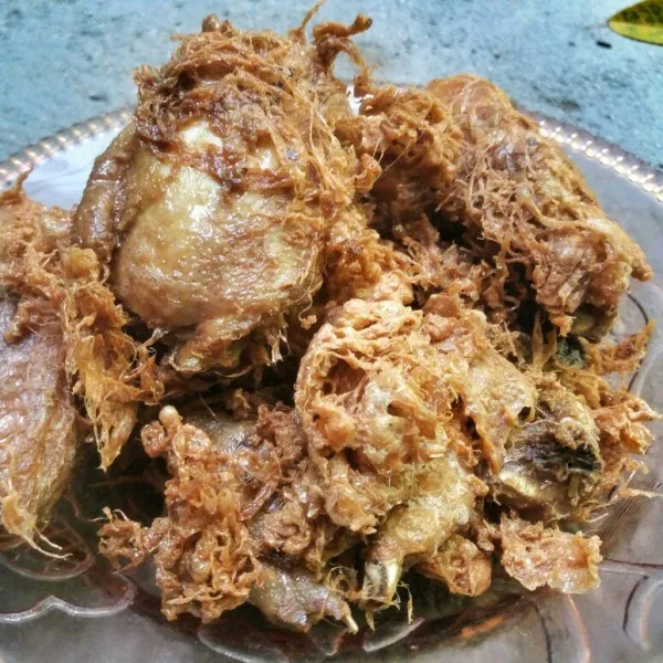 Goreng hingga matang kecoklatan, tiriskan.