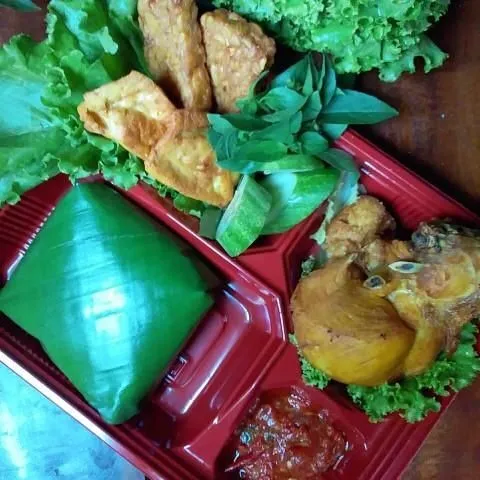 Nasi Kotak Ayam Goreng